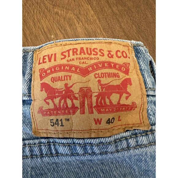 Levi's 541 Shorts Men’s 38 Blue Denim Cut Off  Flat Front Bermuda Jorts Adult - Picture 7 of 11